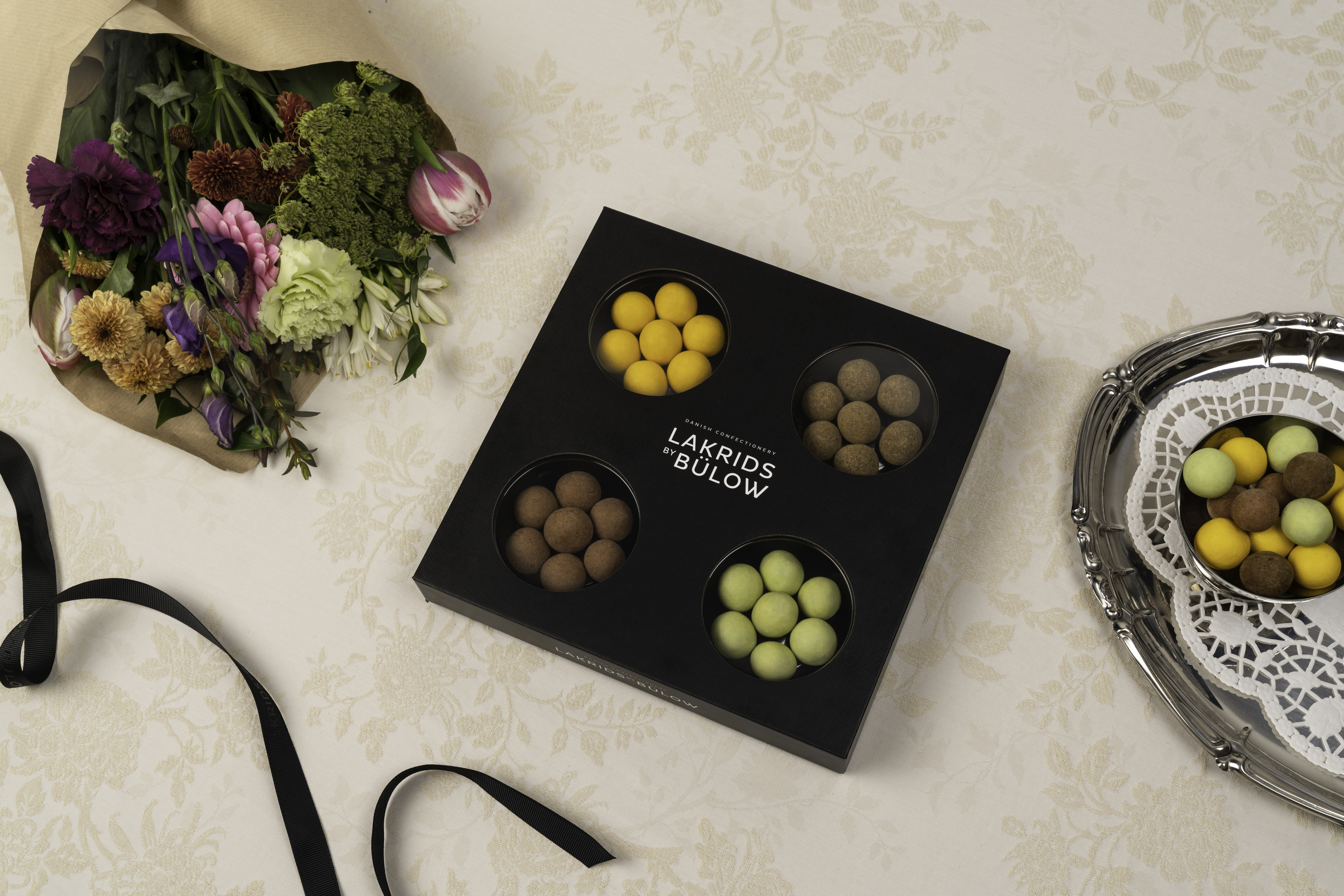 Lakrids lovers – Lakritsit joululahja työntekijälle.