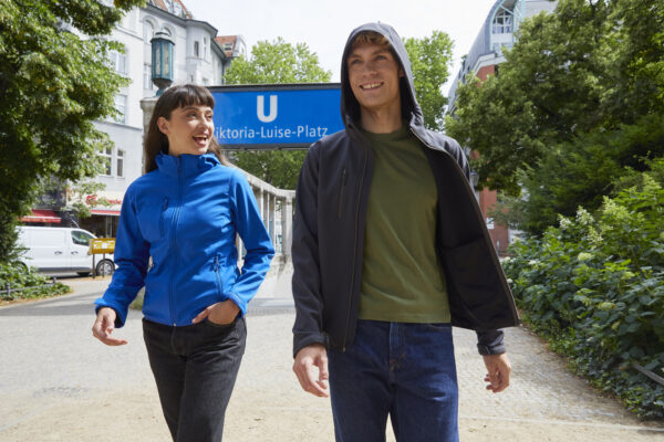 Classic Softshell Hoody Women - Image 2