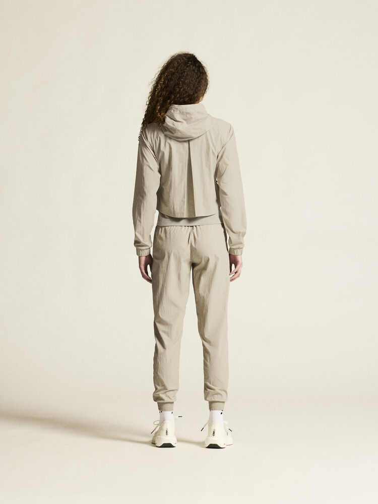 1914692-608000_ADV-Join-Windbreaker-W_closeup3